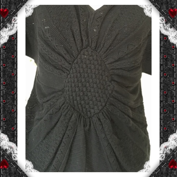 Super Cute Black Short Sleeve Knit Top - Picture 6 of 6